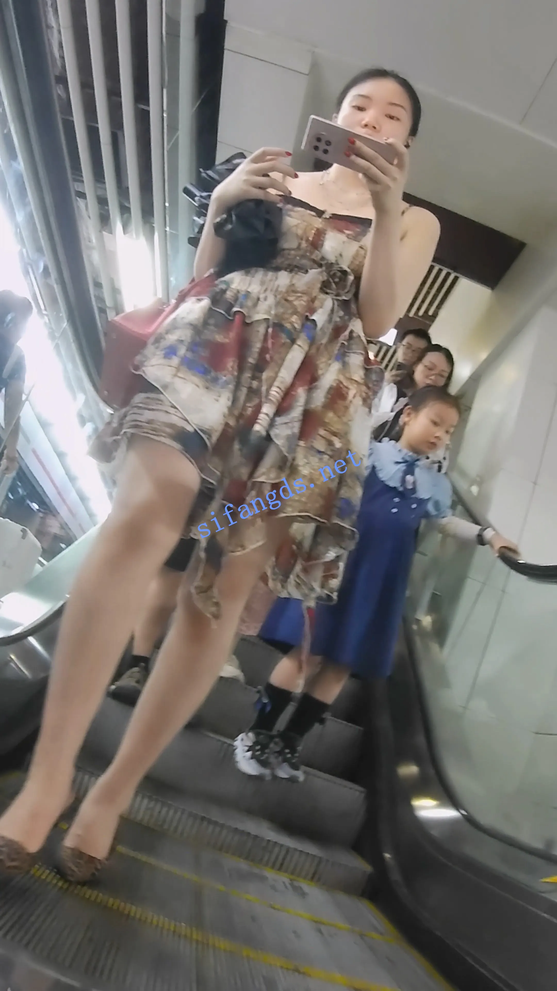 『D·D』-191-油画碎边连衣裙，长白腿，白内